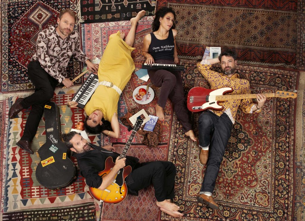 rhizomes music band groupe de musique rock indie independant france hebreu arabe guitare electrique synthetiseurs batterie tapis basse poesie feminisme photographie Christophe Beauregard