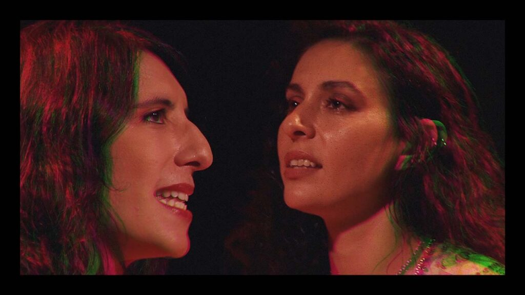 musique band chanteuses scène live rhizomes rock indie scène photo Yael Miller Donia Berriri